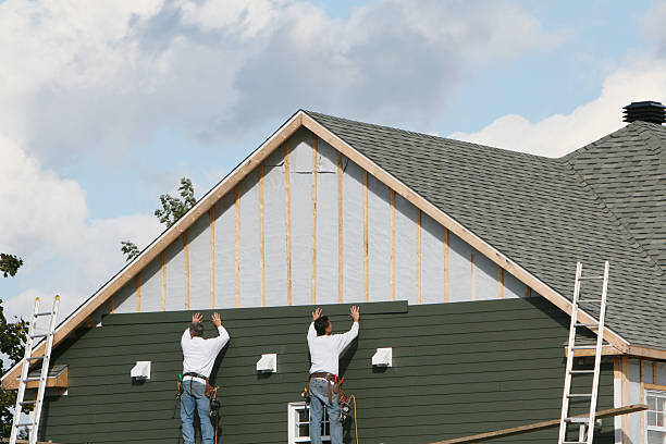 Professional Siding Replacement technician working in Saint Leo, FL